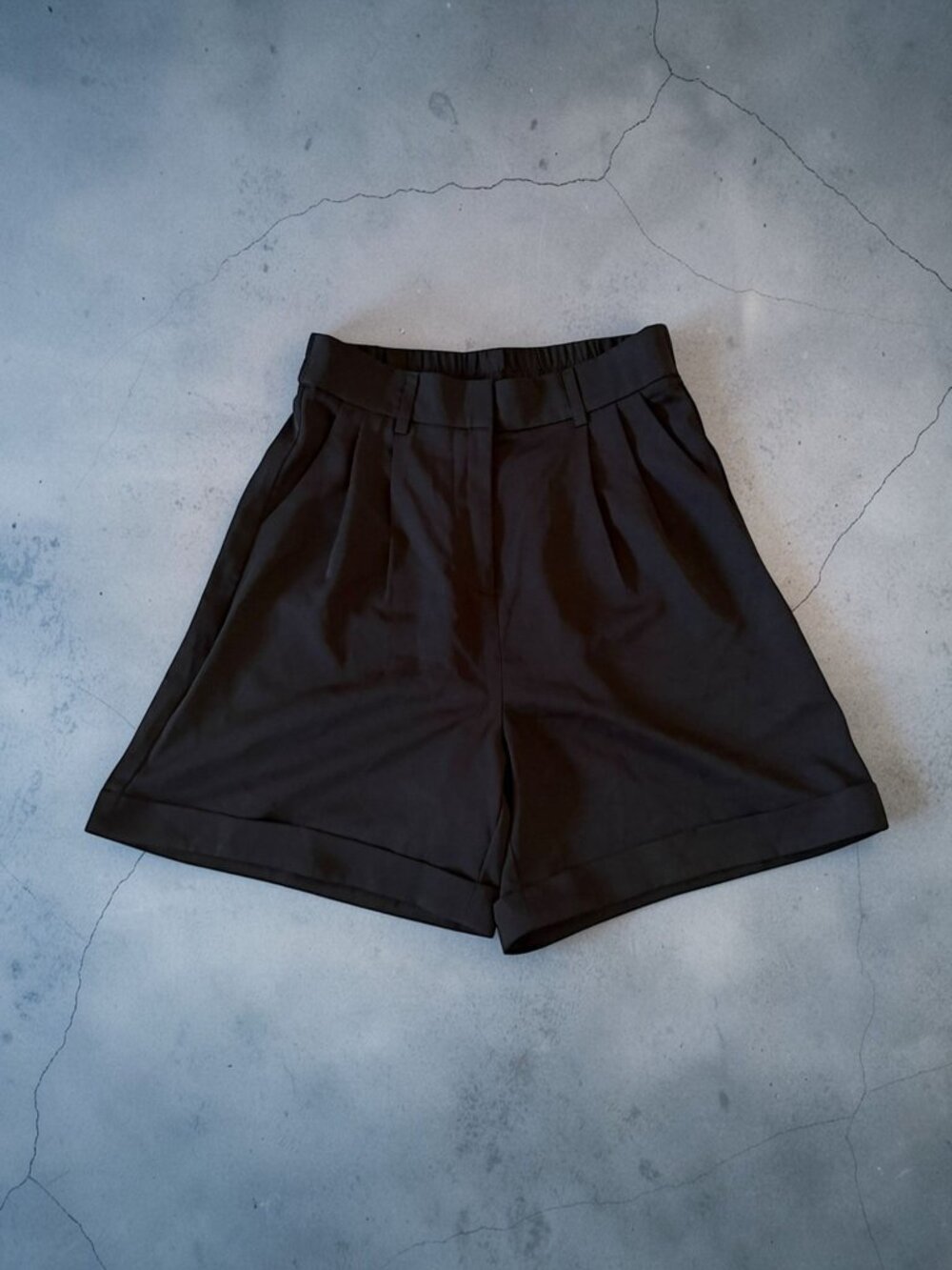 BLACK High Waisted Stretch Shorts Size Medium